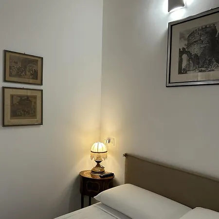 Minerva House Pantheon * רומא